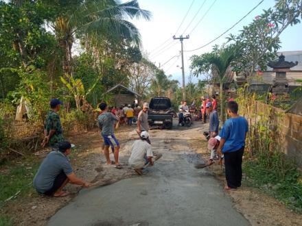KEGIATAN GOTONG ROYONG DI BANJAR DINAS MELAKA